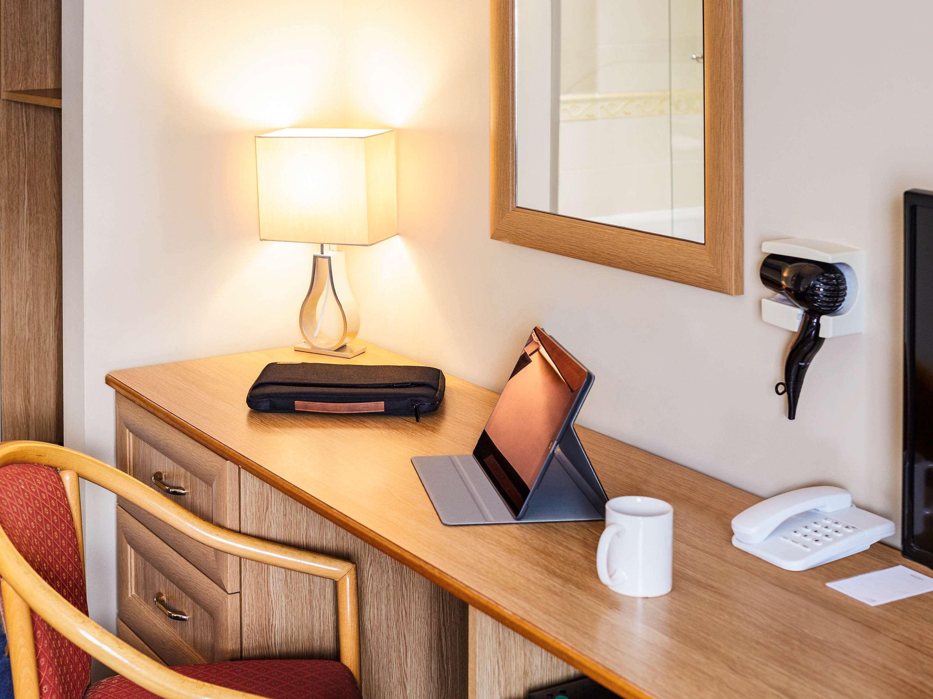 Mercure Newbury West Grange Hotel Thatcham Esterno foto